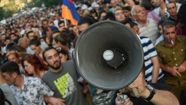 Акция протеста против подорожания электроэнергии в Ереване - Sputnik Армения