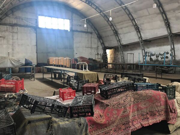 Գյումրու մեծածախ փակ շուկայի աշխատանքը կասեցվեց, իսկ «Լաչինը» գործում է կանոնների խախտմամբ Գյումրու մեծածախ փակ շուկայի աշխատանքը կասեցվեց, իսկ «Լաչինը» գործում է կանոնների խախտմամբ - Sputnik Արմենիա