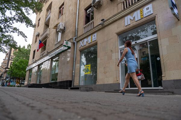 Бессмысленный принцип помощь ради помощи, или Как вернуть армянскому бизнесу крылья Бессмысленный принцип помощь ради помощи, или Как вернуть армянскому бизнесу крылья - Sputnik Армения