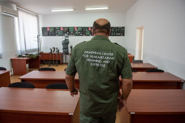 «Սիրիային շատ է պետք մեր օգնությունը». ինչպես հայ սակրավորը վերադարձրեց պարտքը «Սիրիային շատ է պետք մեր օգնությունը». ինչպես հայ սակրավորը վերադարձրեց պարտքը - Sputnik Արմենիա