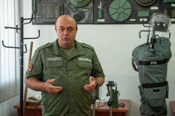 «Սիրիային շատ է պետք մեր օգնությունը». ինչպես հայ սակրավորը վերադարձրեց պարտքը «Սիրիային շատ է պետք մեր օգնությունը». ինչպես հայ սակրավորը վերադարձրեց պարտքը - Sputnik Արմենիա