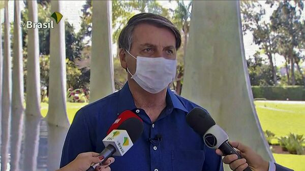 Президент Бразилии Жаир Болсанаро во время объявления о положительном результате теста на коронавирус (7 июля 2020). Бразилиа - Sputnik Армения