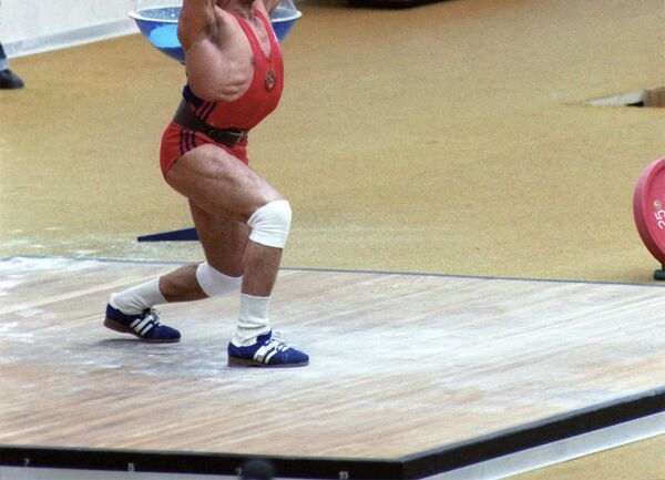 Чемпион Игр XXII Олимпиады среди штангистов в весе до 82,5 кг - Юрик Варданян на XXII летних Олимпийских играх (25 июля 1980). Москвa Чемпион Игр XXII Олимпиады среди штангистов в весе до 82,5 кг - Юрик Варданян на XXII летних Олимпийских играх (25 июля 1980). Москвa - Sputnik Армения