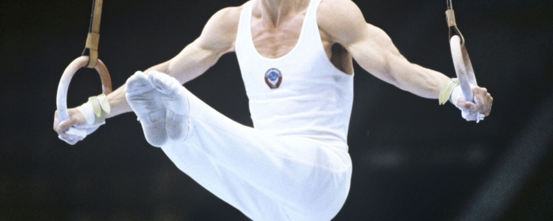 Абсолютный чемпион СССР 1979 года по спортивной гимнастике, олимпийский чемпион 1980 года в командном первенстве Эдуард Азарян - Sputnik Արմենիա, 1920, 22.07.2020