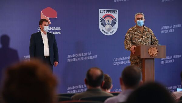 Арцрун Ованнисян во время брифинга по теме ситуации на армяно-азербайджанской границе (16 июля 2020). Иджеван - Sputnik Армения