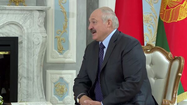 Президент Беларуси Александр Лукашенко во время встречи с премьер-министром Армении (17 июля 2020). Минск - Sputnik Արմենիա