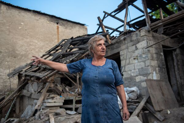 Вжжж, и вдруг взорвались: как не только молитвами живет приграничное село Чинари Вжжж, и вдруг взорвались: как не только молитвами живет приграничное село Чинари - Sputnik Армения