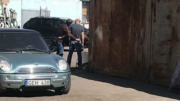 В Полтаве мужчина взял в заложники полицейского и угрожает взорвать гранату - Sputnik Армения