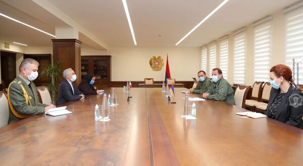 Տոնոյանն ընդունել է Իրանի դեսպանին ու ռազմական կցորդին. կարևոր հարցեր են քննարկել Տոնոյանն ընդունել է Իրանի դեսպանին ու ռազմական կցորդին. կարևոր հարցեր են քննարկել - Sputnik Արմենիա