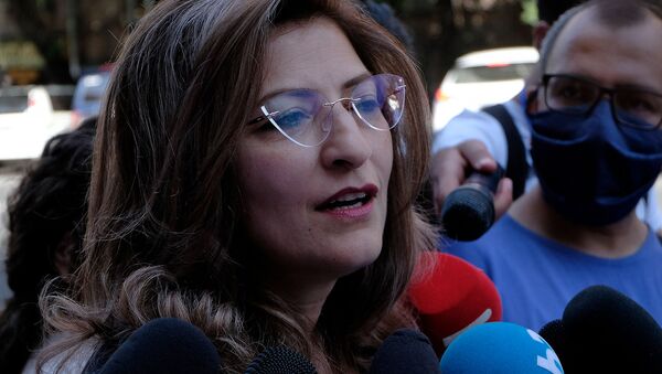 Адвокат Лусине Саакян отвечает на вопросы журнал;истов после выхода из здания СНБ Армении (31 июля 2020). Еревaн - Sputnik Армения