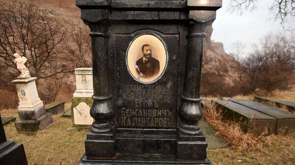 Надгробный камень Егора Калантарова на кладбище у церкви Сурб Ованнес в селе Ардви, Лори - Sputnik Армения