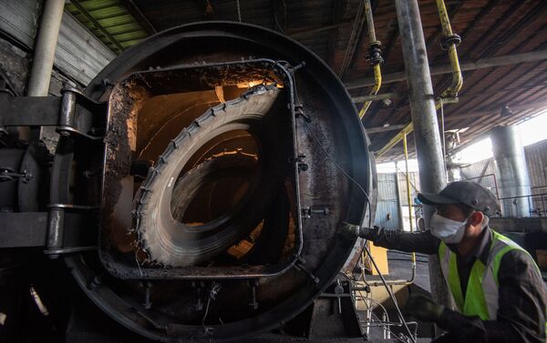 Завод по переработке использованных покрышек (31 июля 2020). Абовян - Sputnik Армения