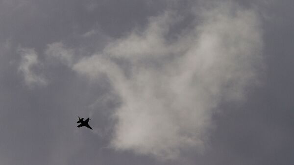 Реактивный истребитель F-16. Архивное фото - Sputnik Армения