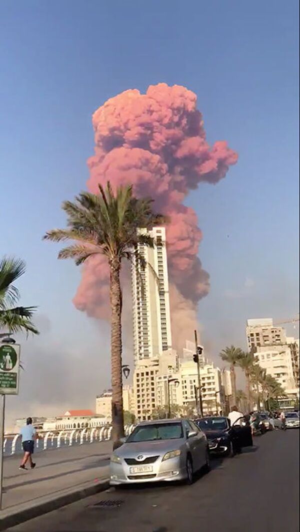 Дым после взрыва в Бейруте (4 августа 2020). Ливан - Sputnik Արմենիա