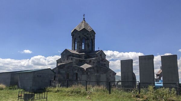 Ոչ սովորական գերեզմանատուն Սևանի ափին, կամ ինչ է պատմում հուդայական խորհրդանիշը Ոչ սովորական գերեզմանատուն Սևանի ափին, կամ ինչ է պատմում հուդայական խորհրդանիշը - Sputnik Արմենիա