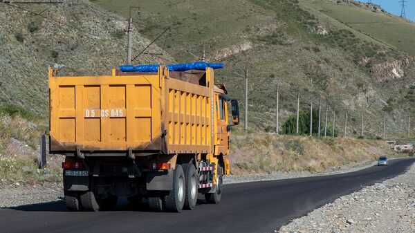 Բեռնատարը ճանապարհին - Sputnik Արմենիա