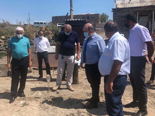 «Հարս եմ եկել, հարս եմ բերել այս վթարային տանը». նոր ծրագիր` Շիրակի գյուղաբնակների համար «Հարս եմ եկել, հարս եմ բերել այս վթարային տանը». նոր ծրագիր` Շիրակի գյուղաբնակների համար - Sputnik Արմենիա