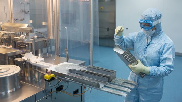 Производство вакцины от COVID-19 на фармацевтическом заводе Биннофарм - Sputnik Արմենիա
