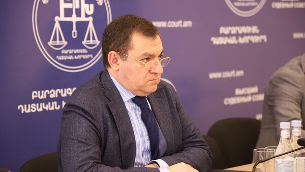 Председатель Высшего судебного совета Рубен Вардазарян на встрече с Чрезвычайным и Полномочным послом Ирана (5 мая 2020). Еревaн - Sputnik Արմենիա
