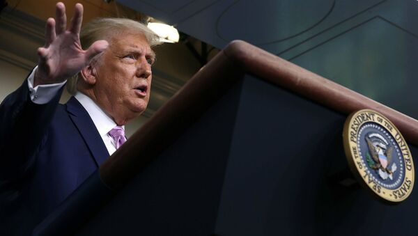 Дональд Трамп выступает на пресс-конференции в зале для брифингов в Белом доме (19 августа 2020). Вашингтон - Sputnik Армения