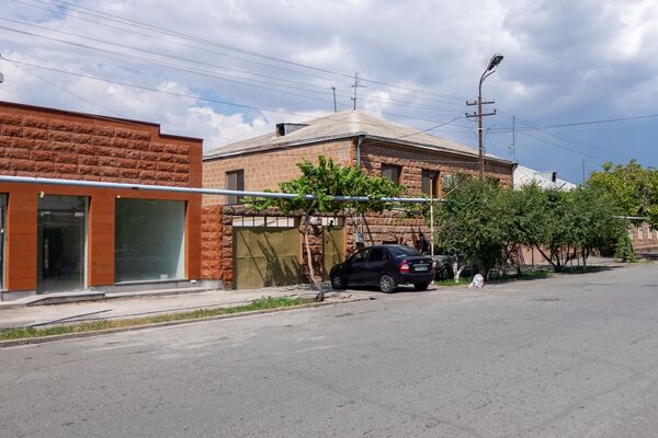 «Աշոտի գլխին սարքել են». ո՞վ է «թունավոր» օղու համար ձերբակալված տղամարդը «Աշոտի գլխին սարքել են». ո՞վ է «թունավոր» օղու համար ձերբակալված տղամարդը - Sputnik Արմենիա
