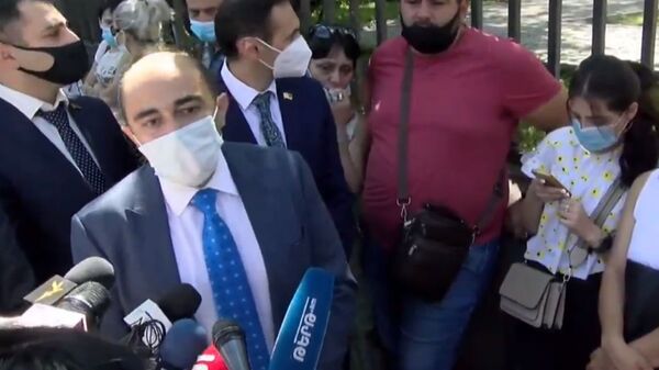 Բողոքի ակցիա ԱԺ–ի դիմաց. ՀՀ քաղաքացիները պահանջում են բացել ՌԴ–ի հետ սահմանը Բողոքի ակցիա ԱԺ–ի դիմաց. ՀՀ քաղաքացիները պահանջում են բացել ՌԴ–ի հետ սահմանը - Sputnik Արմենիա