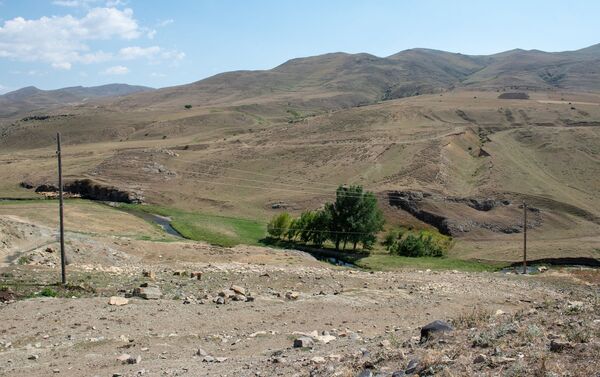 Ущелье речки Охмаджур (Илик) близ села Джрадзор - Sputnik Армения