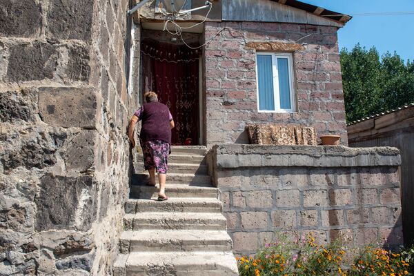 Накануне потопа, или Почему в армянском селе Джрадзор случился брачный бум Накануне потопа, или Почему в армянском селе Джрадзор случился брачный бум - Sputnik Армения
