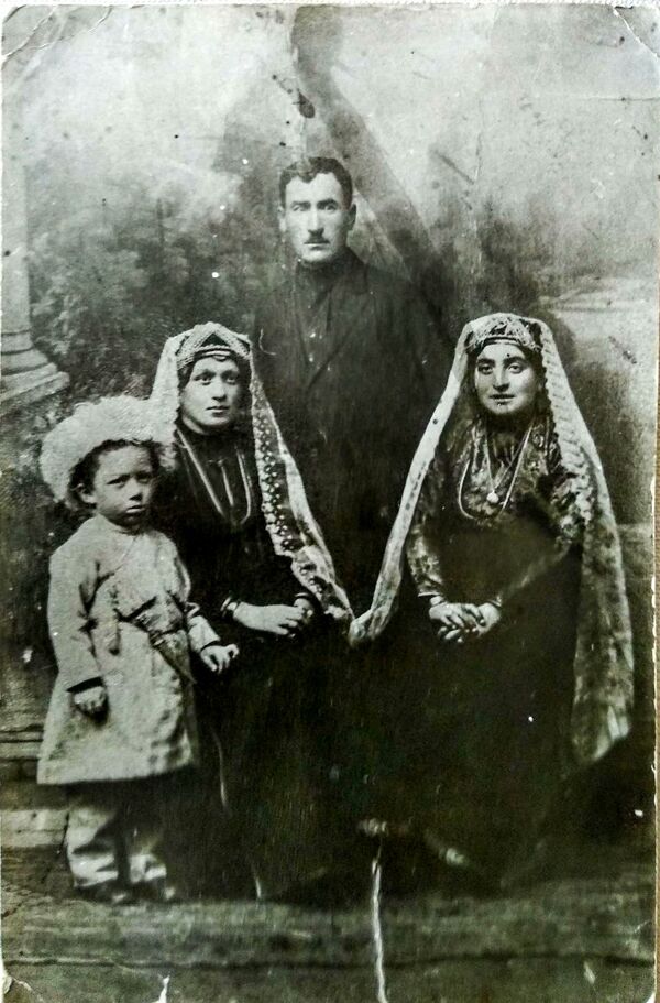 «Բաղնիքը մենակ լողնալու տեղ չէր», կամ հին գյումրեցիներն անգամ այստեղ էին յուրահատուկ «Բաղնիքը մենակ լողնալու տեղ չէր», կամ հին գյումրեցիներն անգամ այստեղ էին յուրահատուկ - Sputnik Արմենիա