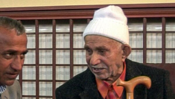 111-летний армянин из Муша Джемил с сыном - Sputnik Армения
