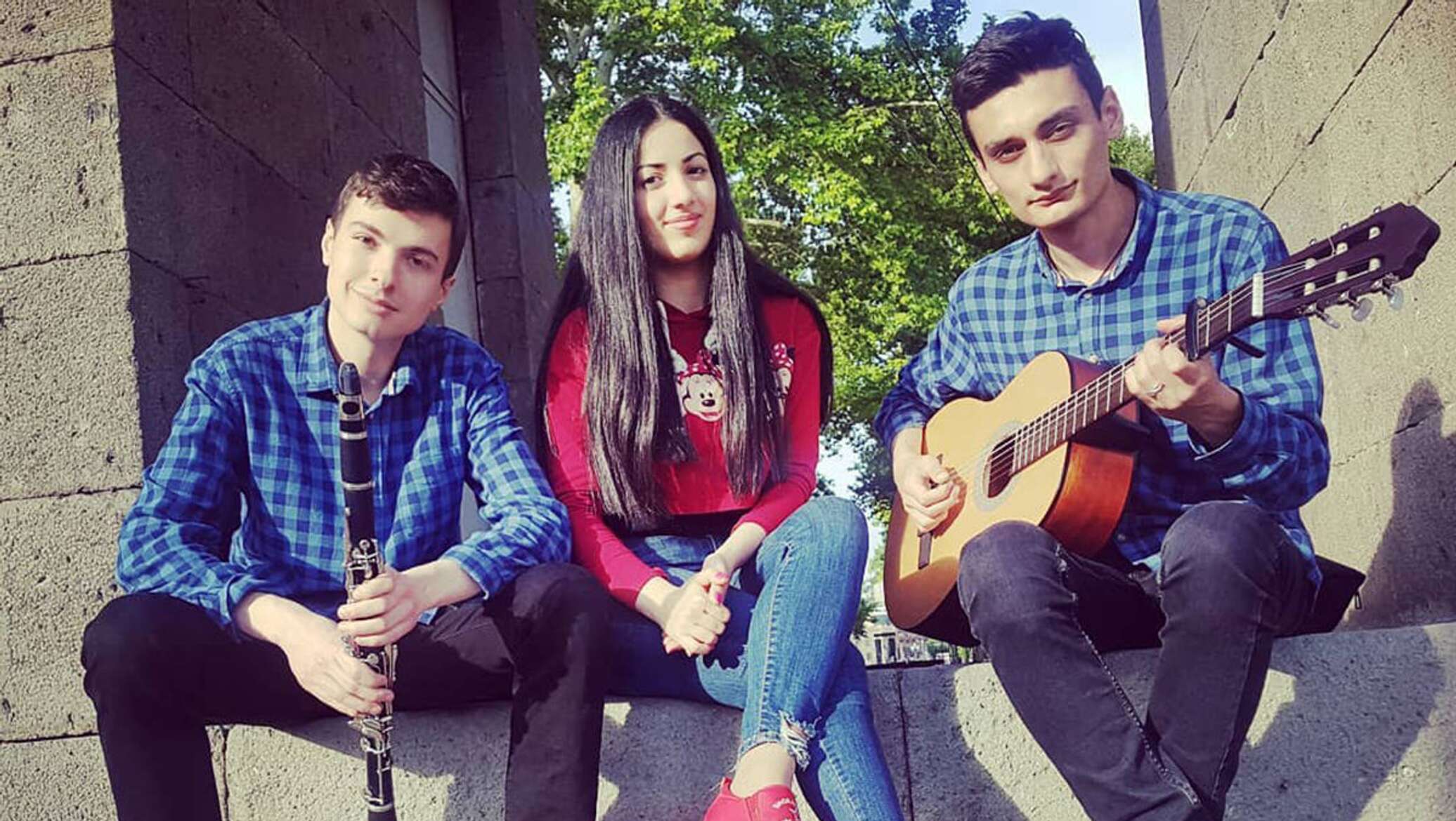 Песни вышедшие в марте. Армянская музыкальная группа Вайер. Группа б. Музыка армянская для подростков.