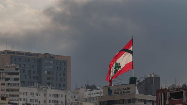 Дым от пожара на территории порта в Бейруте (10 сентября 2020). Ливан - Sputnik Армения