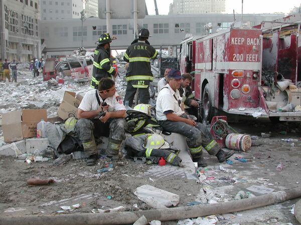 Отдых пожарных во время атаки 9/11 в Нью-Йорке - Sputnik Армения