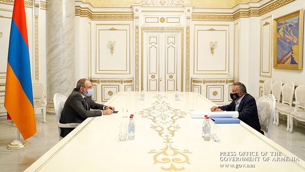 Премьер-министр Никол Пашинян встретился с Национальным героем Армении Эдуардо Эрнекяном (14 сентября 2020). Еревaн - Sputnik Արմենիա