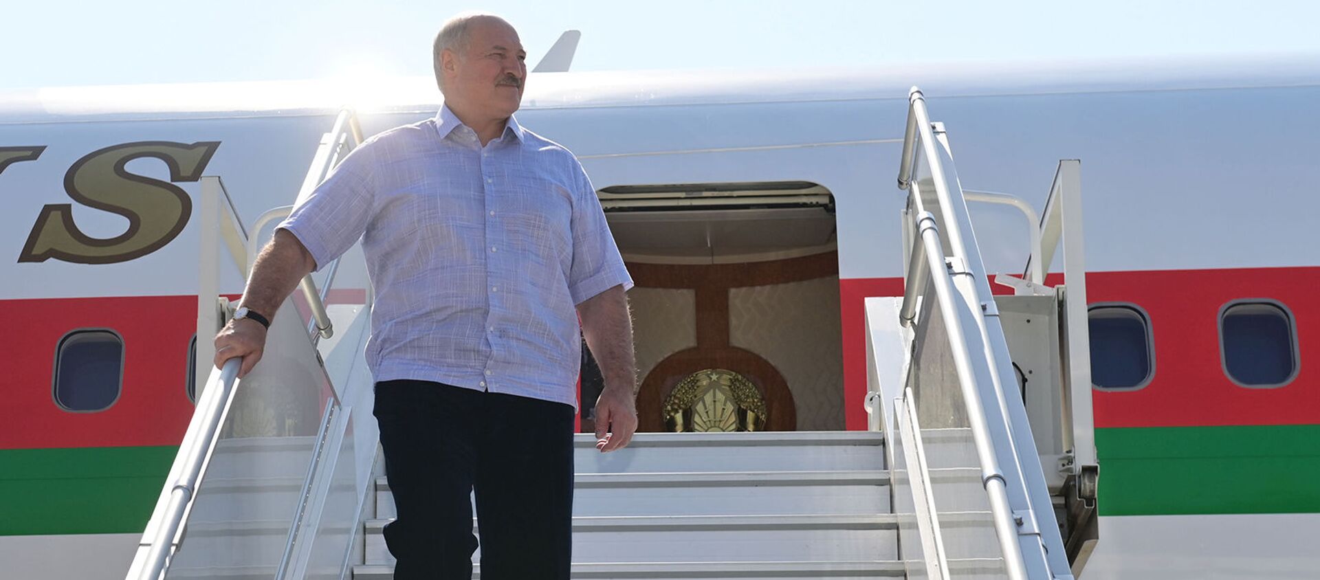 Президент Белоруссии Александр Лукашенко в аэропорту Сочи (14 сентября 2020). Сочи - Sputnik Армения, 1920, 24.05.2021