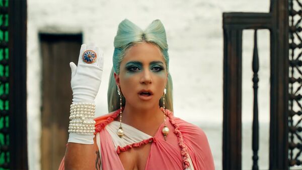 Кадр из клипа Леди Гага 911 - Sputnik Արմենիա