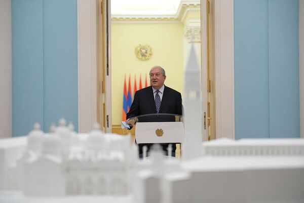 ՀՀ նախագահի նստավայրում կցուցադրվեն 18-րդ դարի իտալական կտավներ ՀՀ նախագահի նստավայրում կցուցադրվեն 18-րդ դարի իտալական կտավներ - Sputnik Արմենիա