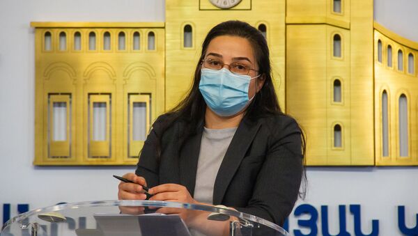 Анна Нагдалян на брифинге с участием Арцруна Ованнисяна (27 сентября 2020). Еревaн - Sputnik Армения