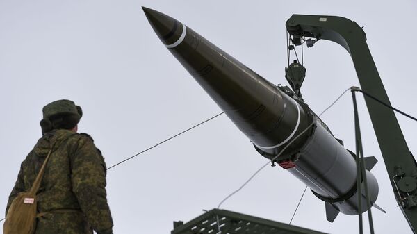 Подготовка к боевому пуску ракеты ОТРК Искандер-М  - Sputnik Армения