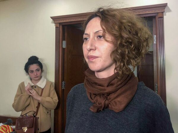 Карабахские детишки не останутся без сказки – актеры из Шуши постарались Карабахские детишки не останутся без сказки – актеры из Шуши постарались - Sputnik Армения