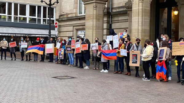 Акция протеста против военных действий в Карабахе (7 октября 2020). Люксембург - Sputnik Армения