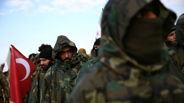 Поддерживаемые Турцией сирийские боевики собираются во время военных учений на севере провинции Алеппо (29 декабря 2018). Сирия - Sputnik Արմենիա