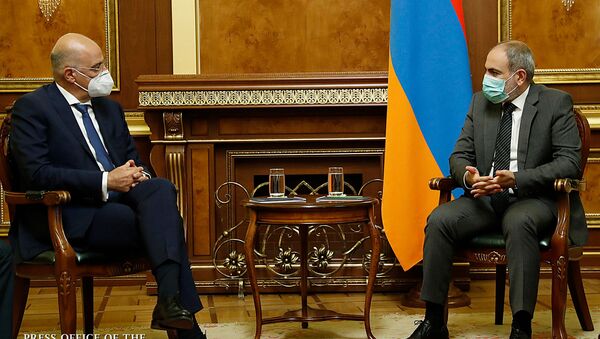 Премьер-министр Армении Никол Пашинян встретился с министром иностранных дел Греции Никосом Дендиасом (16 октября 2020). Еревaн - Sputnik Армения