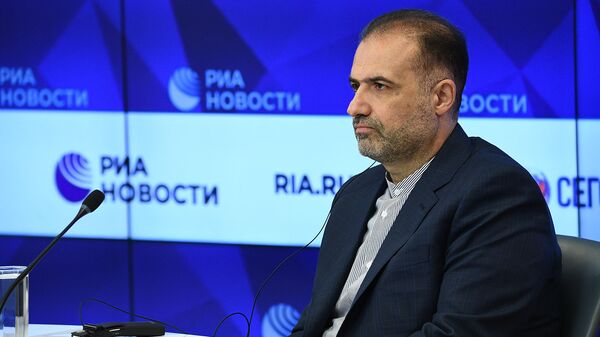 Чрезвычайный и полномочный посол Ирана в России Казем Джалали во время пресс-конференции (10 февраля 2020). Москвa - Sputnik Армения