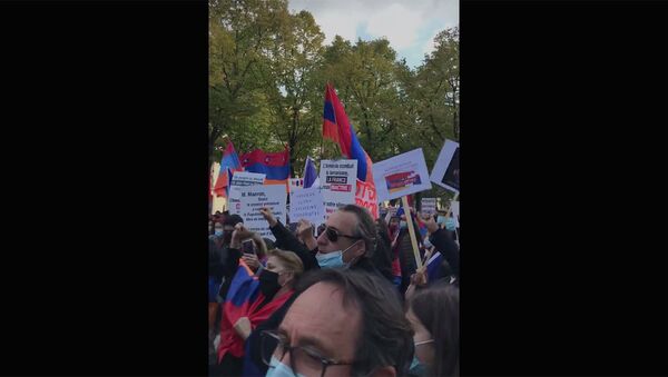 Փարիզում հայերը բազմամարդ բողոքի ակցիա են իրականացնում - Sputnik Արմենիա