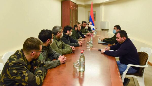 Президент НКР Араик Арутюнян принял депутатов фракции «Мой шаг» НС РА во главе с Араратом Мирзояном (20 октября 2020). Степанакерт - Sputnik Արմենիա