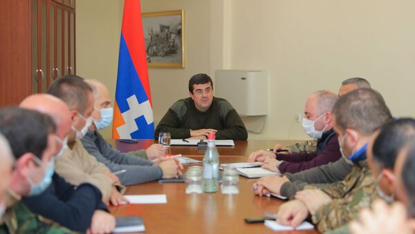 Президент Карабаха Араик Арутюнян во время совещания - Sputnik Արմենիա