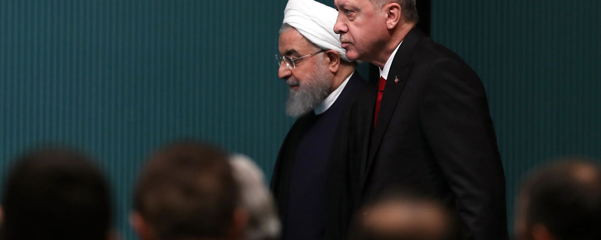 Президенты Ирана и Турции Хасан Роухани и Реджеп Тайип Эрдоган прибывают на совместную пресс-конференцию (20 декабря 2018). Анкара - Sputnik Армения, 1920, 20.02.2021