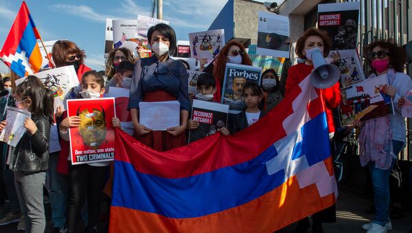 Акция протеста женщин и детей Карабаха у представительства ЕС в Армении (26 октября 2020). Еревaн - Sputnik Արմենիա