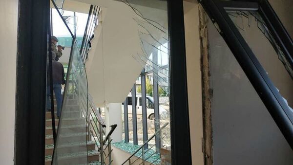 Последствия обстрела здания роддома в Степанакерте (28 октября 2020). Карабах - Sputnik Արմենիա